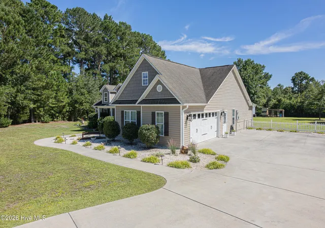 Photo 3 of Single family home for sale at 206 Old Folkstone Rd, Holly Ridge, NC 28445 | MLS# 100601236 | Listing updated on 2026-09-10