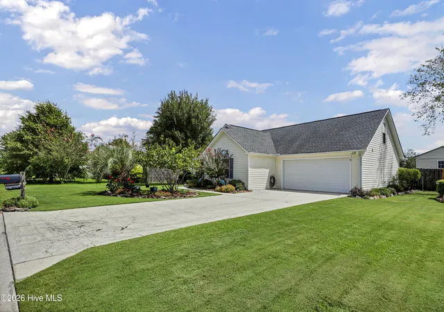 Photo 3 of Single family home for sale at 3208 Paramount Way, Wilmington, NC 28405 | MLS# 100603023 | Listing updated on 2026-09-16