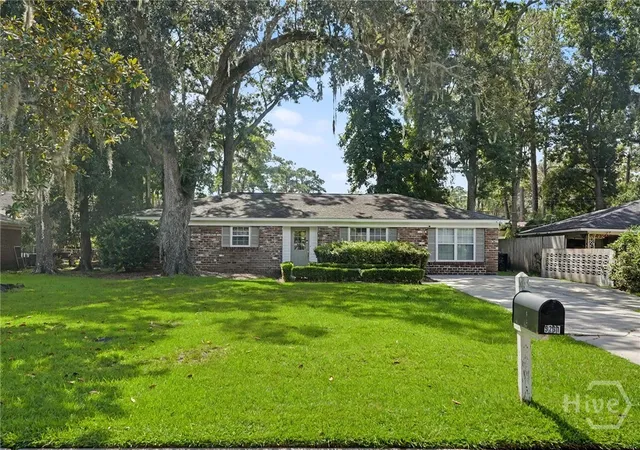Photo 3 of Single family home for sale at 9231 Garland Dr, Savannah, GA 31406 | MLS# SA363951 | Listing updated on 2026-09-12