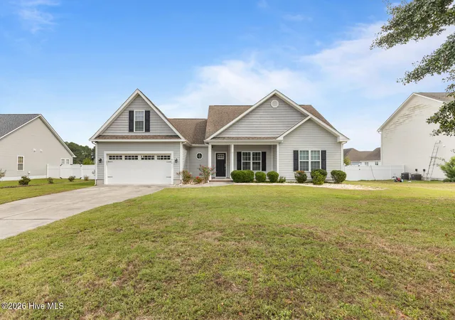 Photo 1 of Single family home for sale at 412 Moss Springs Dr, Swansboro, NC 28584 | MLS# 100609638 | Listing updated on 2026-10-11