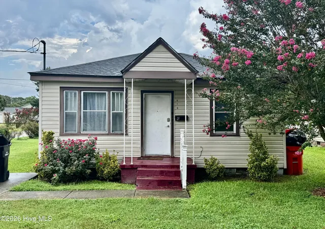 Photo 1 of Single family home for sale at 616 Cardwell St, Elizabeth City, NC 27909 | MLS# 100601862 | Listing updated on 2026-09-07