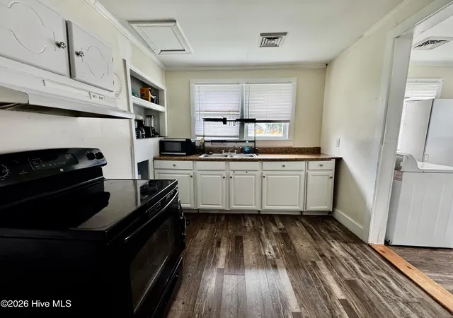 Photo 2 of Single family home for sale at 616 Cardwell St, Elizabeth City, NC 27909 | MLS# 100601862 | Listing updated on 2026-09-07