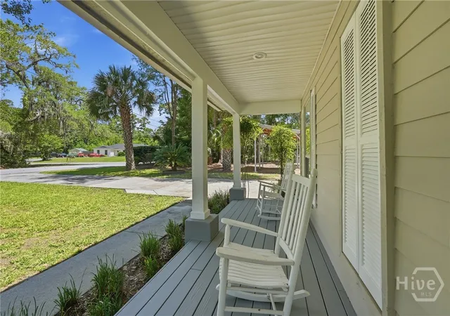 Photo 3 of Single family home for sale at 5 Nilsson Dr, Savannah, GA 31410 | MLS# SA358293 | Listing updated on 2026-09-11