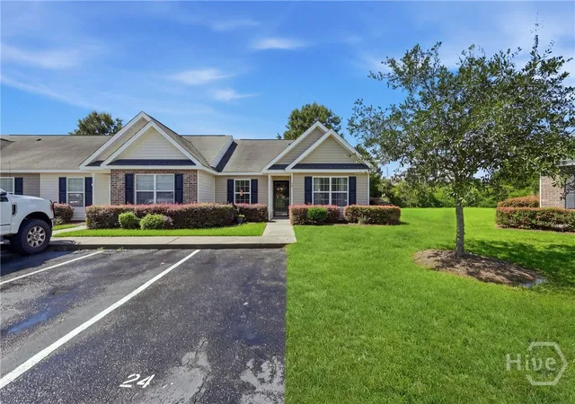 Photo 3 of Townhouse for sale at 24 Rivermoor Ct, Savannah, GA 31407 | MLS# SA364336 | Listing updated on 2026-09-15