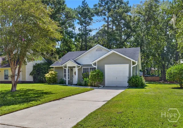 Photo 3 of Single family home for sale at 107 W White Hawthorne Dr, Savannah, GA 31419 | MLS# SA364002 | Listing updated on 2026-09-13