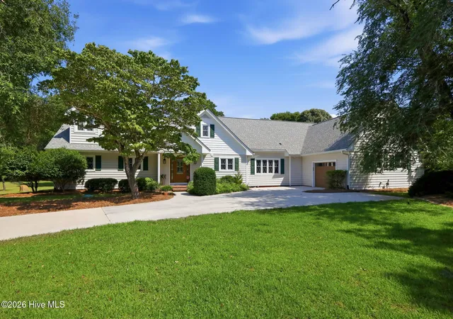 Photo 1 of Mansion for sale at 121 Harbour Dr, Hubert, NC 28539 | MLS# 100581256 | Listing updated on 2026-09-11