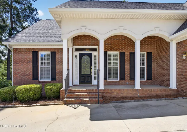 Photo 2 of Single family home for sale at 212 Red Oak Ln, Aiken, SC 29803 | MLS# 100601121 | Listing updated on 2026-09-04