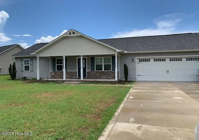 Photo 1 of Single family home for sale at 716 Addor Dr, Richlands, NC 28574 | MLS# 100601844 | Listing updated on 2026-09-07