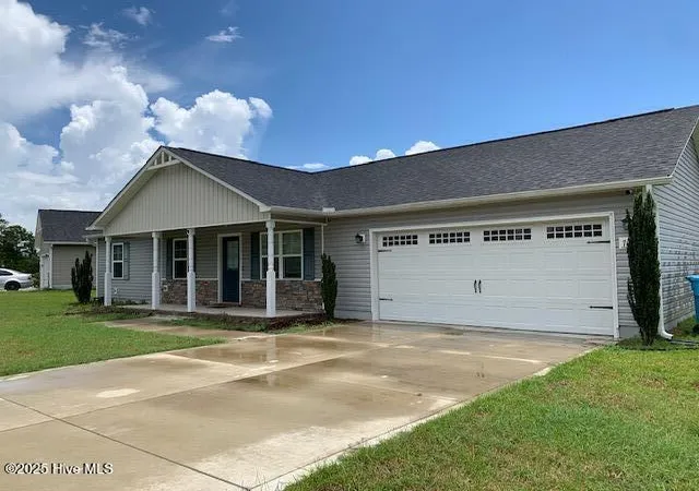 Photo 2 of Single family home for sale at 716 Addor Dr, Richlands, NC 28574 | MLS# 100601844 | Listing updated on 2026-09-07