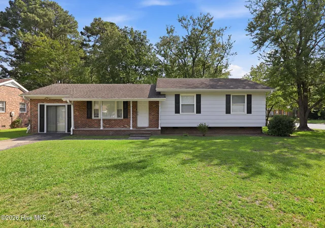 Photo 2 of Single family home for sale at 100 Pearl Dr, Greenville, NC 27834 | MLS# 100602050 | Listing updated on 2026-09-08