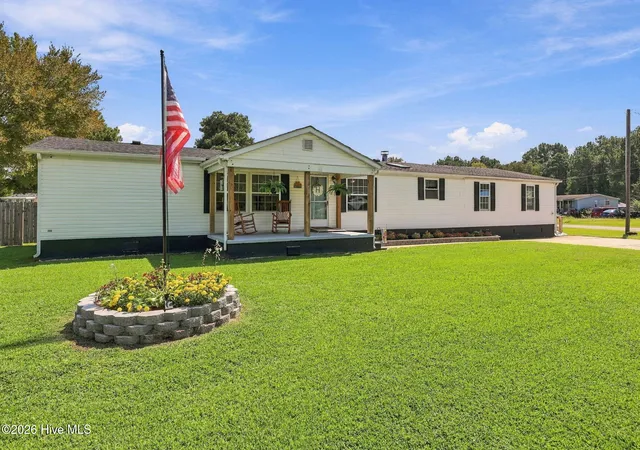 Photo 2 of Manufactured home for sale at 1022 Davis Rd, Elizabeth City, NC 27909 | MLS# 100603105 | Listing updated on 2026-09-20