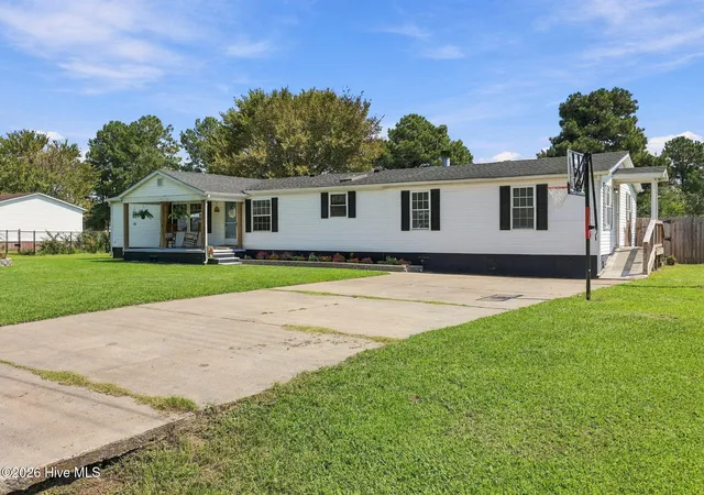 Photo 3 of Manufactured home for sale at 1022 Davis Rd, Elizabeth City, NC 27909 | MLS# 100603105 | Listing updated on 2026-09-20