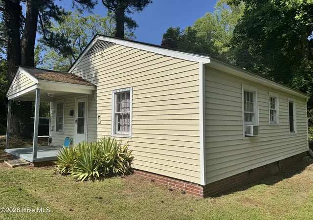 Photo 1 of Single family home for sale at 809 Stadiem Dr, Kinston, NC 28501 | MLS# 100587299 | Listing updated on 2026-09-09