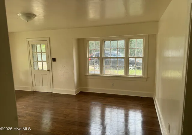 Photo 3 of Single family home for sale at 809 Stadiem Dr, Kinston, NC 28501 | MLS# 100587299 | Listing updated on 2026-09-09