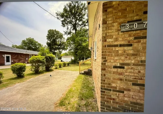 Photo 3 of Single family home for sale at 307 E Purvis St, Robersonville, NC 27871 | MLS# 100601043 | Listing updated on 2026-09-08