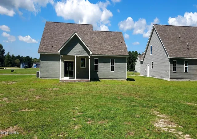 Photo 2 of Single family home for sale at 110 Rolling Water Ln, Swansboro, NC 28584 | MLS# 100545286 | Listing updated on 2026-09-11