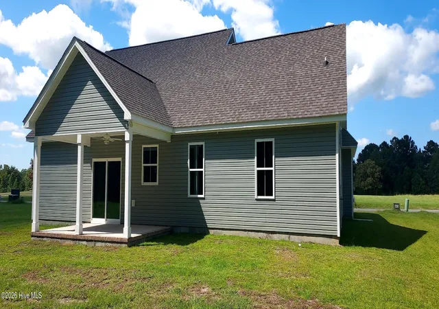 Photo 3 of Single family home for sale at 110 Rolling Water Ln, Swansboro, NC 28584 | MLS# 100545286 | Listing updated on 2026-09-11