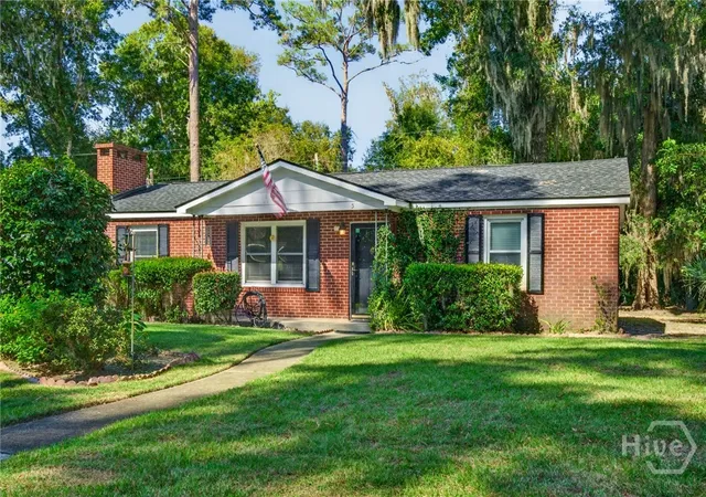 Photo 1 of Single family home for sale at 5 Lansing Ave, Savannah, GA 31406 | MLS# SA366700 | Listing updated on 2026-10-19
