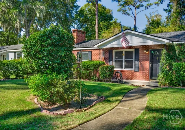 Photo 2 of Single family home for sale at 5 Lansing Ave, Savannah, GA 31406 | MLS# SA366700 | Listing updated on 2026-10-19