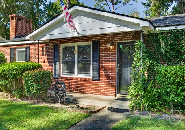 Photo 3 of Single family home for sale at 5 Lansing Ave, Savannah, GA 31406 | MLS# SA366700 | Listing updated on 2026-10-19