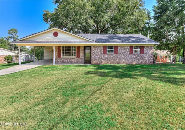 Photo 1 of Single family home for sale at 301 Edgewood Dr, North Augusta, SC 29841 | MLS# 100605783 | Listing updated on 2026-10-22