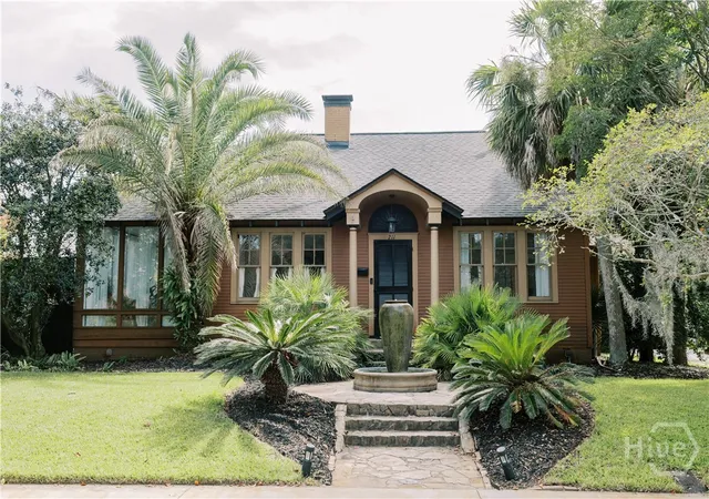 Photo 1 of Single family home for sale at 211 East 51st St, Savannah, GA 31405 | MLS# SA363958 | Listing updated on 2026-10-09