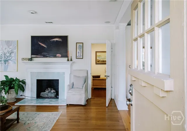 Photo 3 of Single family home for sale at 211 East 51st St, Savannah, GA 31405 | MLS# SA363958 | Listing updated on 2026-10-09