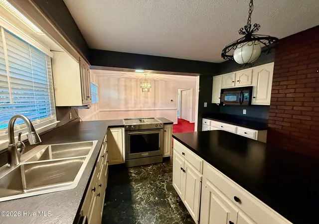 Photo 3 of Single family home for sale at 70 Windmere Rd, Pinehurst, NC 28374 | MLS# 100600648 | Listing updated on 2026-09-14