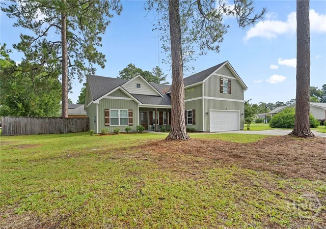 Photo 3 of Single family home for sale at 198 Henry St, Pembroke, GA 31321 | MLS# SA363691 | Listing updated on 2026-09-17
