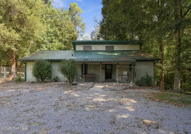 Photo 1 of Single family home for sale at 400 Fort Hl Dr, Blounts Creek, NC 27814 | MLS# 100607559 | Listing updated on 2026-10-14