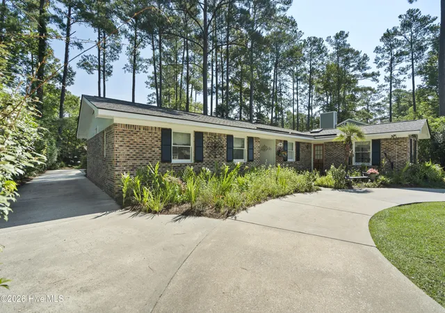 Photo 3 of Single family home for sale at 26 Bayberry Cir, Carolina Shores, NC 28467 | MLS# 100599541 | Listing updated on 2026-09-04