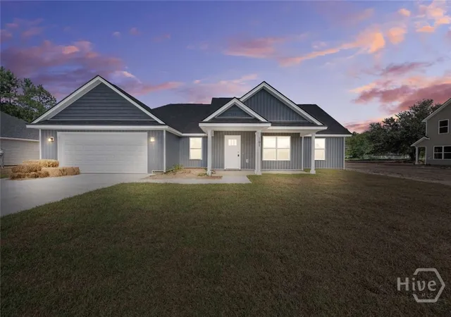 Photo 1 of Single family home for sale at 701 Waters St, Glennville, GA 30427 | MLS# SA364171 | Listing updated on 2026-09-08
