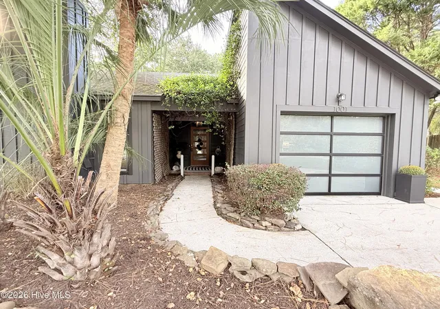 Single family home for sale at 1001 Hunting Ridge Rd, Wilmington, NC 28412 | MLS# 100605918