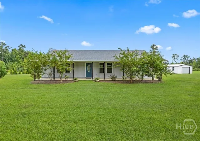 Photo 2 of Single family home for sale at 826 Modoc Dr, Swainsboro, GA 30401 | MLS# SA364346 | Listing updated on 2026-10-12