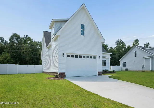 Photo 3 of Single family home for sale at 3301 School View Dr, Farmville, NC 27828 | MLS# 100562981 | Listing updated on 2026-09-11