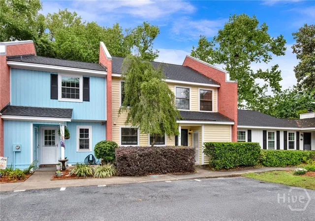 Photo 1 of Townhouse for sale at 3 Navigator Ln, Savannah, GA 31410 | MLS# SA354021 | Listing updated on 2026-09-09