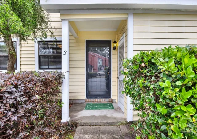 Photo 3 of Townhouse for sale at 3 Navigator Ln, Savannah, GA 31410 | MLS# SA354021 | Listing updated on 2026-09-09