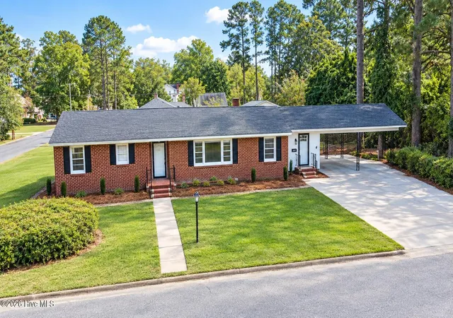 Photo 1 of Single family home for sale at 1215 N Respess St, Washington, NC 27889 | MLS# 100607321 | Listing updated on 2026-10-28