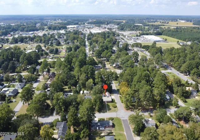 Photo 3 of Single family home for sale at 1215 N Respess St, Washington, NC 27889 | MLS# 100607321 | Listing updated on 2026-10-28