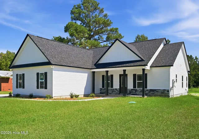 Photo 1 of Single family home for sale at 2885 Catherine Lake Rd, Richlands, NC 28574 | MLS# 100555124 | Listing updated on 2026-09-09
