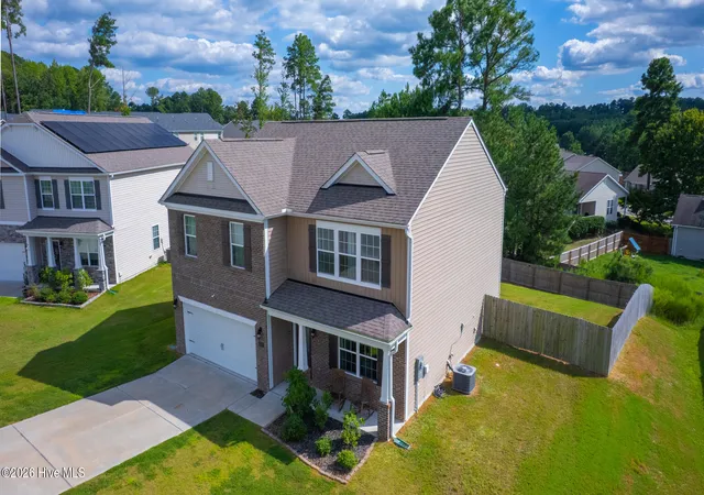 Photo 2 of Single family home for sale at 424 Apricot Ln, Carthage, NC 28327 | MLS# 100602178 | Listing updated on 2026-09-12