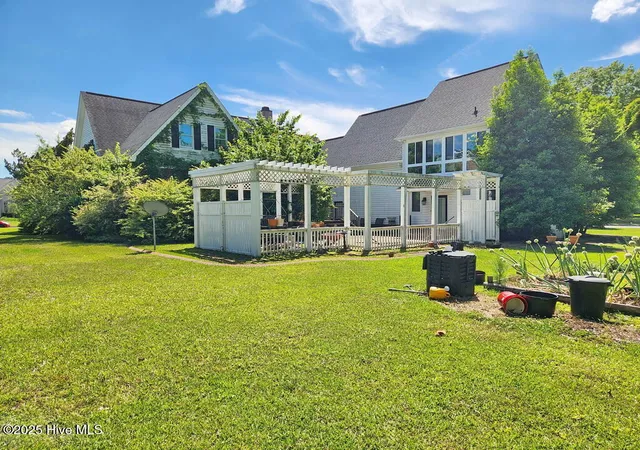 Photo 2 of Single family home for sale at 109 Foxcroft Ln, Winterville, NC 28590 | MLS# 100602757 | Listing updated on 2026-09-11