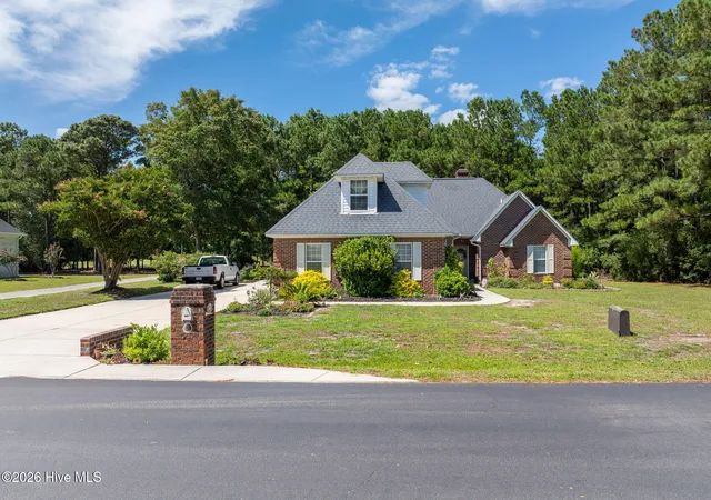 Photo 3 of Single family home for sale at 505 Seascape Dr, Sneads Ferry, NC 28460 | MLS# 100603155 | Listing updated on 2026-09-14
