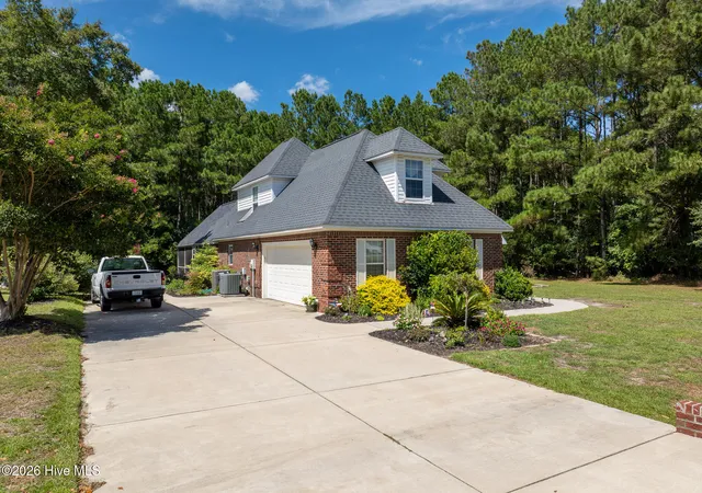 Photo 4 of Single family home for sale at 505 Seascape Dr, Sneads Ferry, NC 28460 | MLS# 100603155 | Listing updated on 2026-09-14