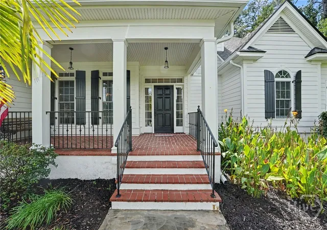 Photo 4 of Single family home for sale at 24 Oakcrest Dr E, Savannah, GA 31405 | MLS# SA364052 | Listing updated on 2026-09-15