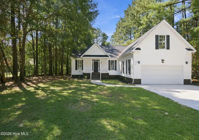 Photo 2 of Single family home for sale at 221 Goose Creek Rd, New Bern, NC 28562 | MLS# 100599845 | Listing updated on 2026-10-06