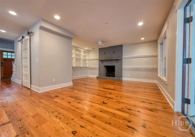 Photo 3 of Single family home for sale at 65 Richmond Dr, Savannah, GA 31406 | MLS# SA363662 | Listing updated on 2026-09-19