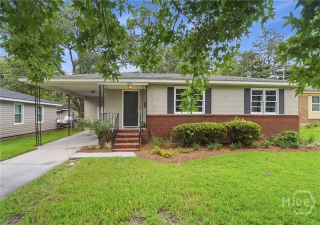 Photo 1 of Single family home for sale at 1306 E 70 Street, Savannah, GA 31404 | MLS# SA364629 | Listing updated on 2026-10-20