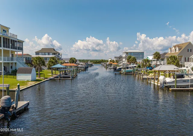 Photo 3 of Single family home for sale at 4074 4th Street, Surf City, NC 28445 | MLS# 100601423 | Listing updated on 2026-09-09