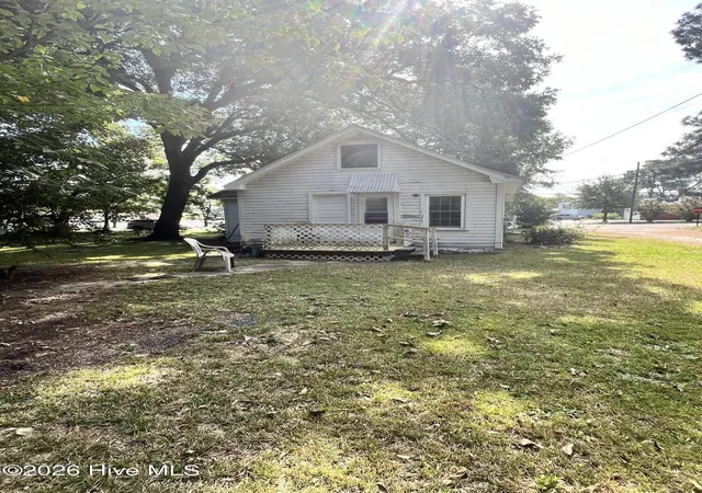 Photo 3 of Single family home for sale at 1313 Atkinson St, Laurinburg, NC 28352 | MLS# 100602948 | Listing updated on 2026-09-11